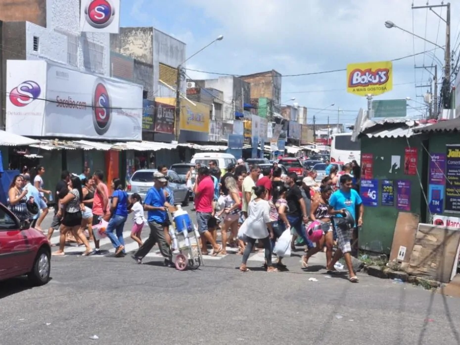 Confira horário do comércio de Natal durante feriado dos Santos Mártires